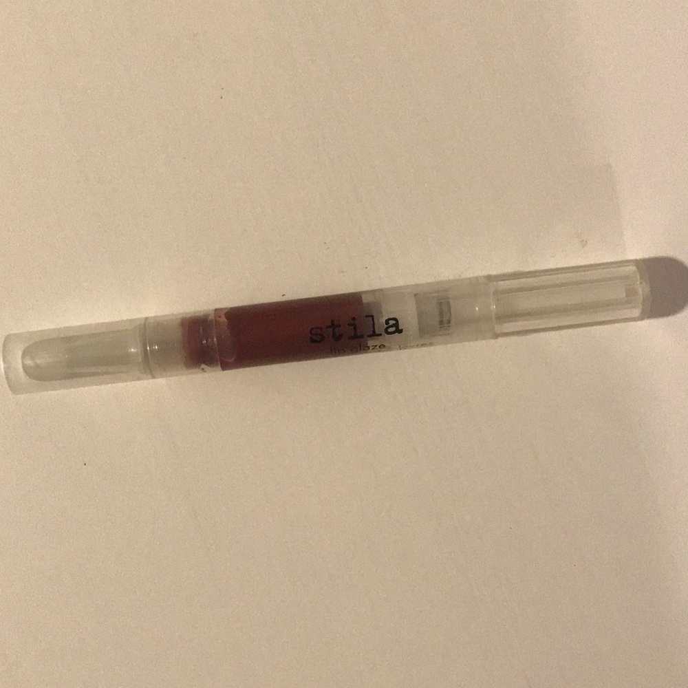 Stila Lip Glaze in Berry NWOT